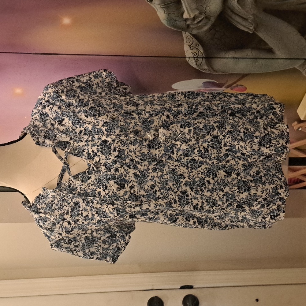 NWT TOMMY HILFIGER BLOUSE